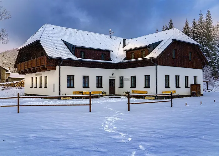 Dvur Liskovy Vrch Hotel Strazny photo