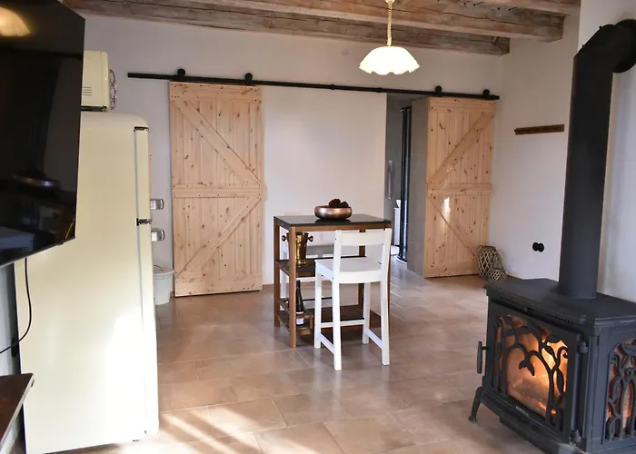 صورة فيلا Cihloffka Prijedte Vypnout. Rovensko pod Troskami