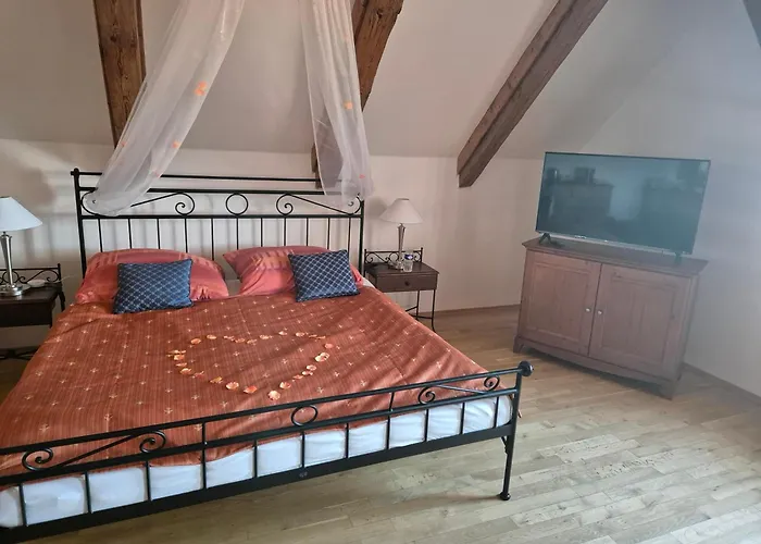 Hotelovy A Jezdecky Areal Dvur Krutenice photo