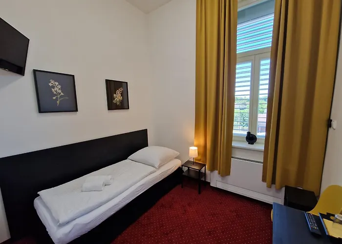 Hotel Pod Zelenym Dubem Bohumin photo