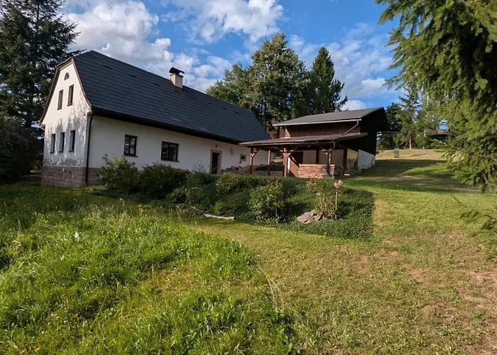 Prostorná chalupa v Podkrkonoší ideální pro větší skupiny a aktivní dovolenou po celý rok Mricna fotorgafie