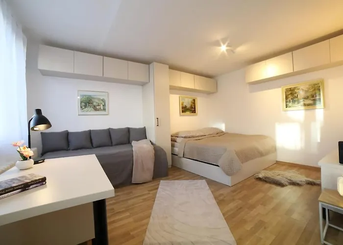 Bright & Cozy Apartment With Netflix & Xbox! Kladno Foto