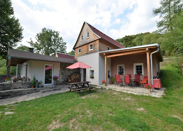 Фото Bedroom Farmhouse By The Woods Malecov
