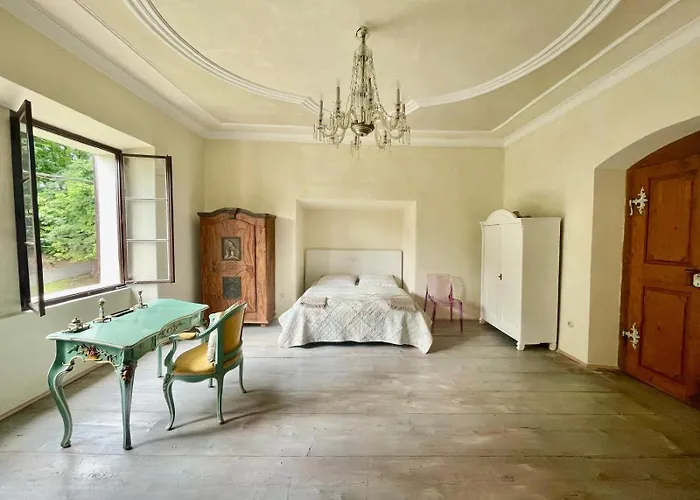 Apartmán v barokního faře s rozsáhlou zahradou Stichovice fotorgafie