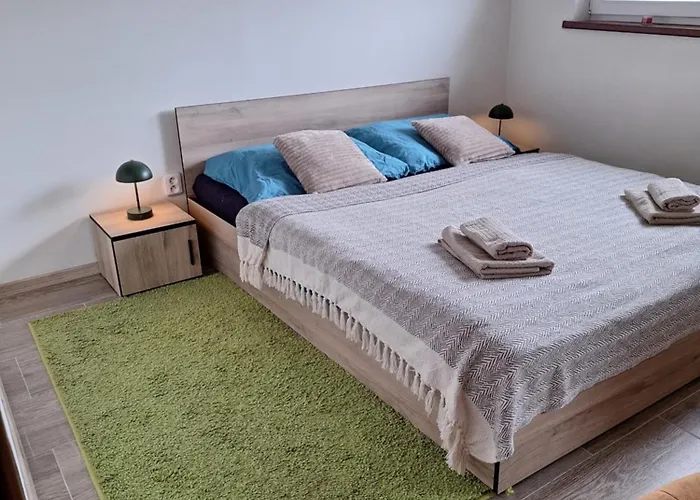 Ubytovani U Trech Ceresni Hladke Zivotice 사진