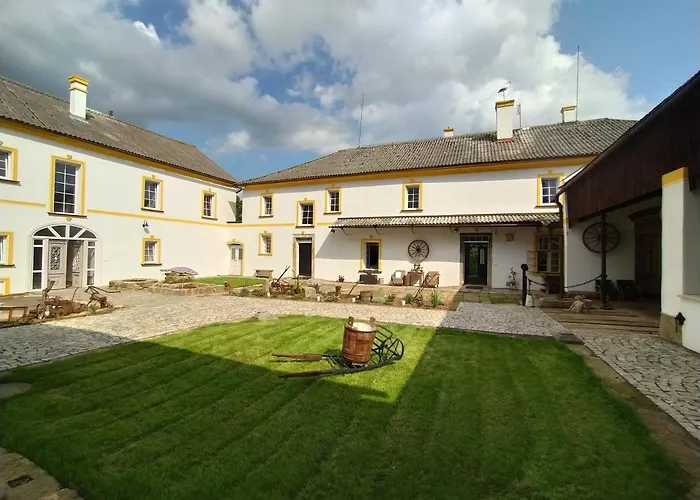 Lukova Statek 100Dola Pokoje 7 A 8 תמונה