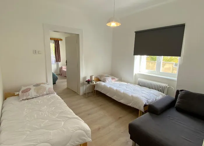Prostorny Apartman Litomysl, Blizko Centra, S Parkovanim Lány Foto