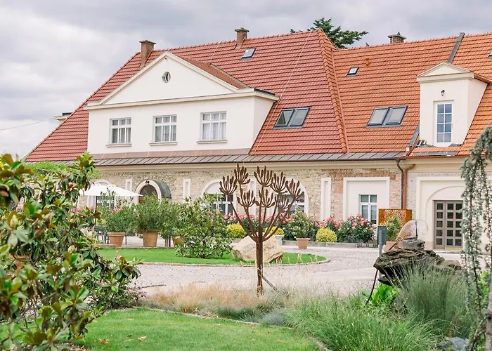 Na Kmine Hotel Obristvi képek