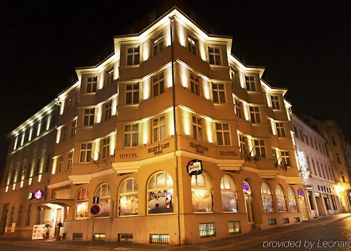 Zlaty Lev Zatec Hotel foto