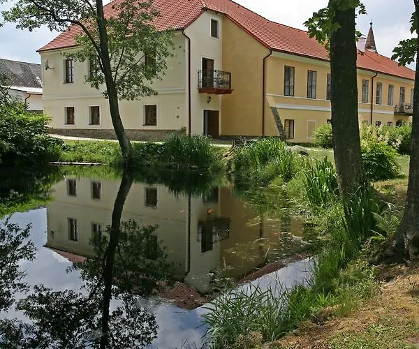 Zamek Jindrichovice Hotel Kolinec photo