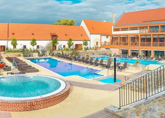Hotel Zamek Valec Vladislav photo
